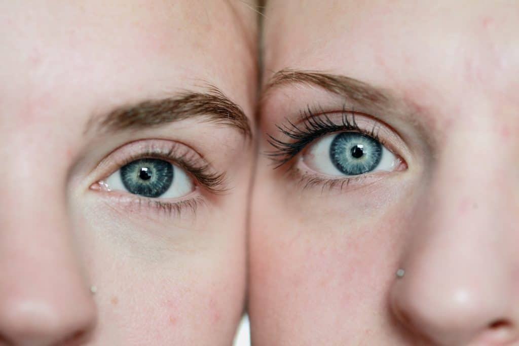 An image of two people's eyee who look very similar.